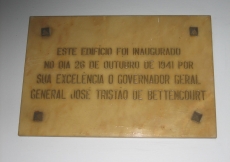 Plaque inaugurating the establishment of the Maputo Jamatkhana. Translated, it reads: “This building was inaugurated on 26 October 1941 by His Excellency the Governor General, General José Tristão de Bettencourt.” 