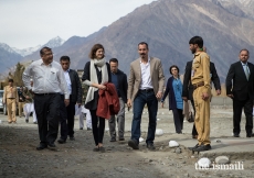 Prince Rahim and Princess Salwa arrive in Gahkuch, Punial Valley, Ghizer District in Gilgit-Baltistan. During their stay in Gahkuch, Prince Rahim and Princess Salwa visited the Aga Khan Higher Secondary School Gahkuch, which is operated by the Aga Khan Education Services (AKES). 