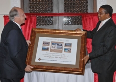 His Excellency Jakaya Mrisho Kikwete, President of Tanzania and Mawlana Hazar Imam officially unveil a series of commemorative stamps that have been produced to mark the Golden Jubilee.