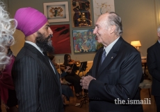 Mawlana Hazar Imam conversing with NDP Leader Jagmeet Singh at Rideau Hall during a dinner hosted in Hazar Imam’s honour by Her Excellency the Right Honourable Julie Payette, Governor General of Canada, on the occasion of his Diamond Jubilee. 