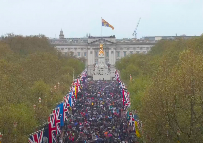 Thousands of well-wishers gathered near Buckingham Palace to catch a glimpse of the newly-crowned King and Queen.