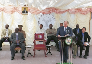 Mawlana Hazar Imam speaking at the Aga Khan Academy opening ceremony in presence of His Excellency President Mwai Kibaki (left) and Prince Rahim Aga Khan (right).