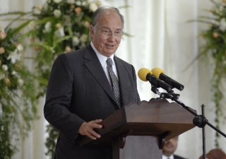 Mawlana Hazar Imam speaking at the commemoration of the 25th anniversary of the Madrasa programme.