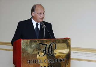 Mawlana Hazar Imam speaking at the state banquet in his honour hosted by the Prime Minister Charles Rabemanjara.