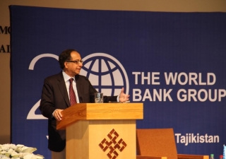 Kaushik Basu, World Bank Chief Economist and Senior Vice President for Development Economics, speaking at the Ismaili Centre, Dushanbe.