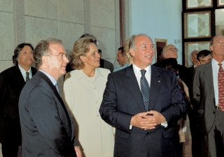 President Jorge Sampaio and First Lady Maria Jose Ritta join Mawlana Hazar Imam and Prince Amyn for a guided tour of the new Ismaili Centre, Lisbon.