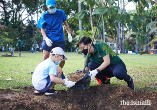 Ismaili CIVIC volunteers in the Far East partnered with local organisations to plant trees in Singapore.