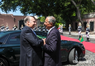 President Marcelo Rebelo de Sousa welcomes Mawlana Hazar Imam to Palácio de Belém.