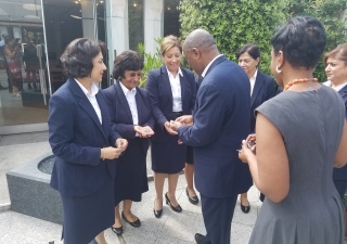 Mayor Sylvester Turner appreciating the volunteers at the Ismaili Centre London.