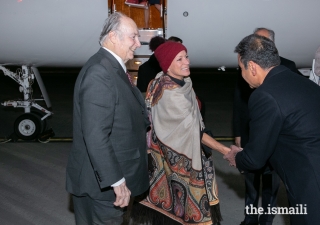 Mawlana Hazar Imam and Princess Zahra are welcomed to Ottawa by Ameerally Kassim-Lakha, President of the Ismaili Council for Canada, on behalf of the Canadian Jamat.