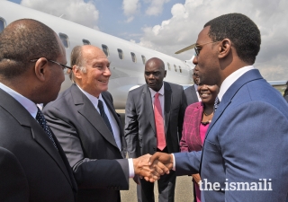 Mawlana Hazar Imam greets Dar es Salaam Regional Commissioner Mr. Paul Makonda at Julius Nyerere Airport.
