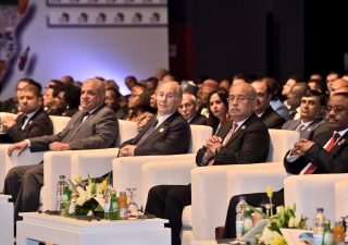 Mawlana Hazar Imam at the plenary session of the Africa 2016 Forum, with Egyptian Prime Minister Sherif Ismail seated to his left. AKDN / Zahur Ramji