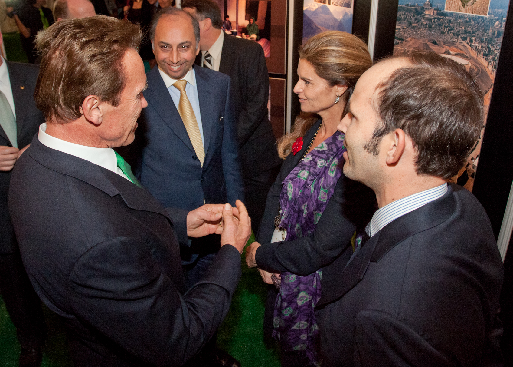 Prince Hussain, California Governor Arnold Schwarzenegger, First Lady of California Maria Shriver, and Ismaili Council for the USA President Mahmoud Eboo in conversation at the AKDN booth in the global pavilion of the Governor’s Global Climate Summit. Photo: Farhez Rayani