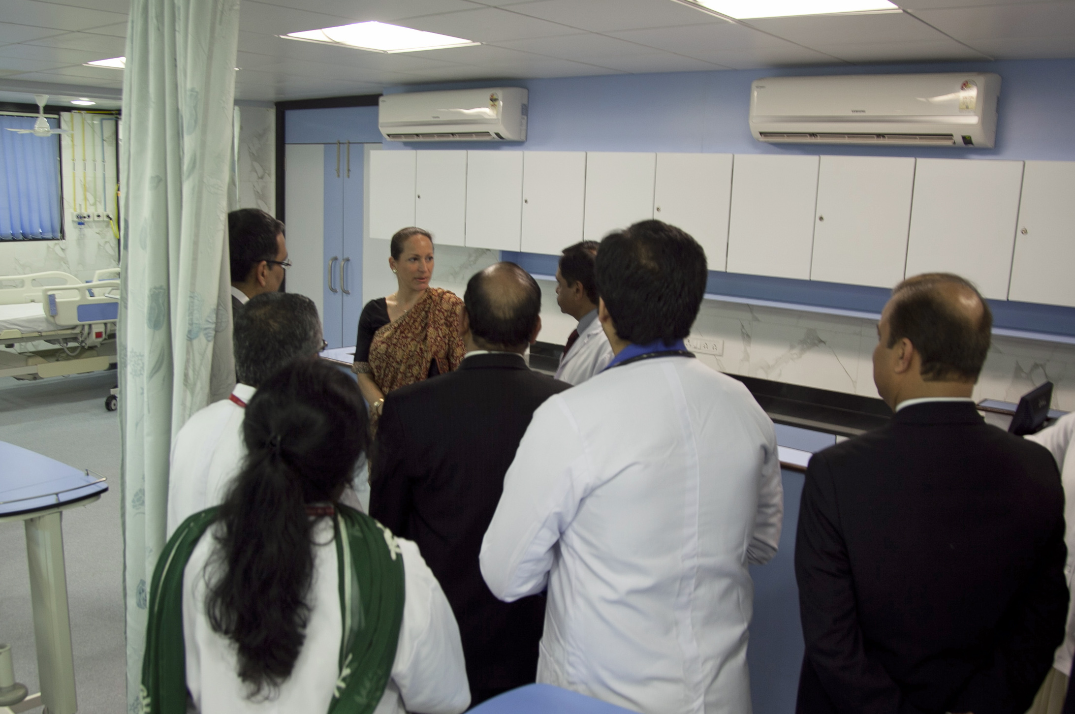 Princess Zahra visits the intensive care unit at Prince Aly Khan Hospital. Photo: Courtesy of the Ismaili Council for India