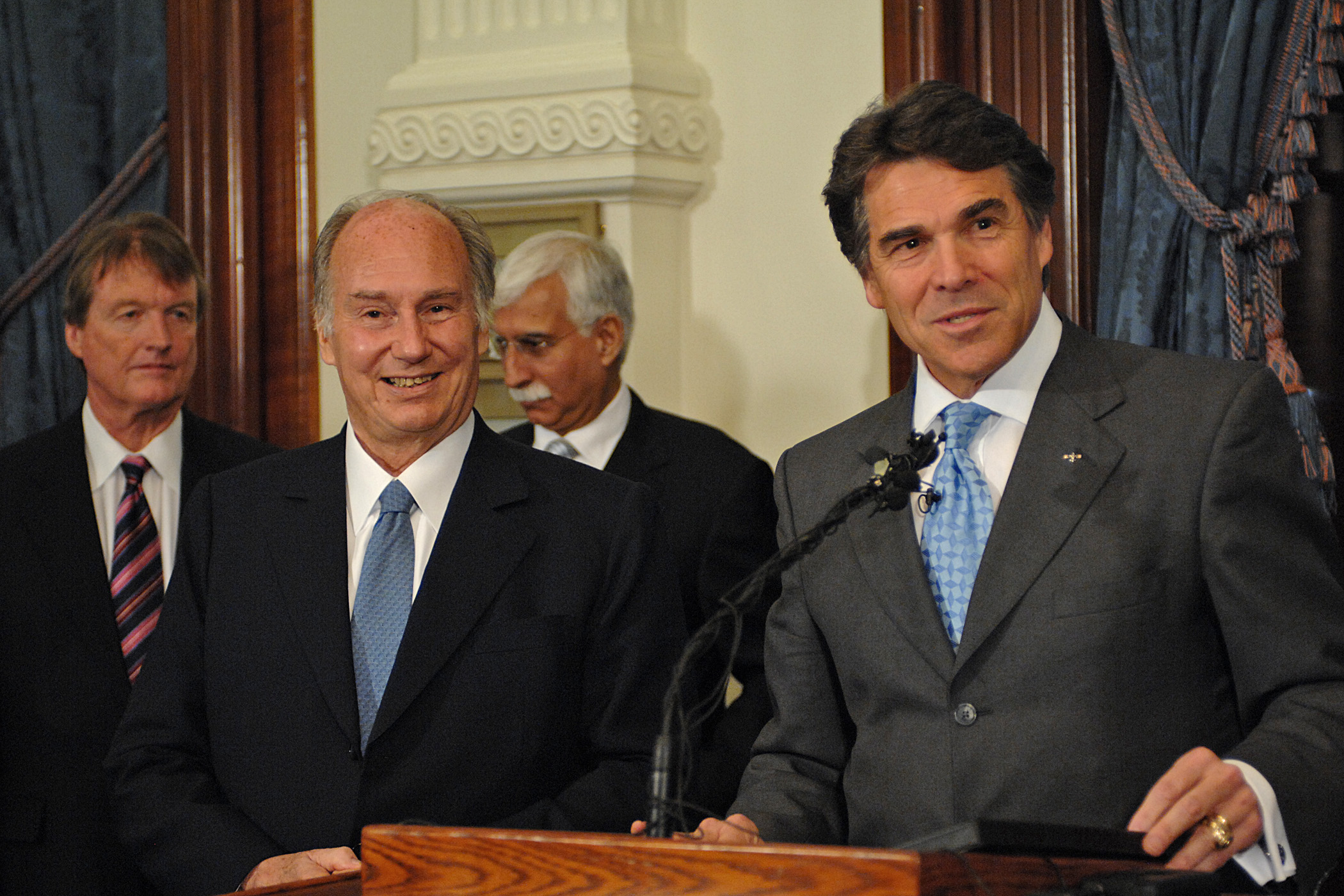 Governor Rick Perry of Texas addressing the media prior to the signing of the Memorandum of Understanding between the University of Texas and the Aga Khan University as Mawlana Hazar Imam looks on. Photo: Zahur Ramji